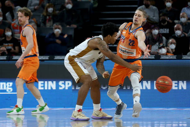 从足协目前 从足协目前