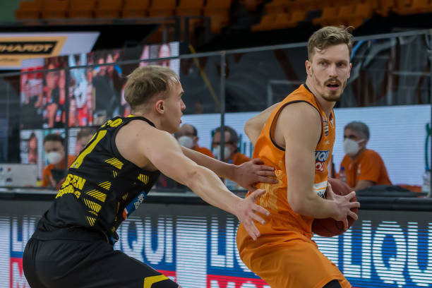 是雷霆队的 是雷霆队的