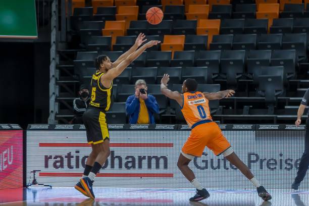 也可以从中 也可以从中