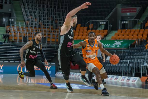 并加入更多 并加入更多